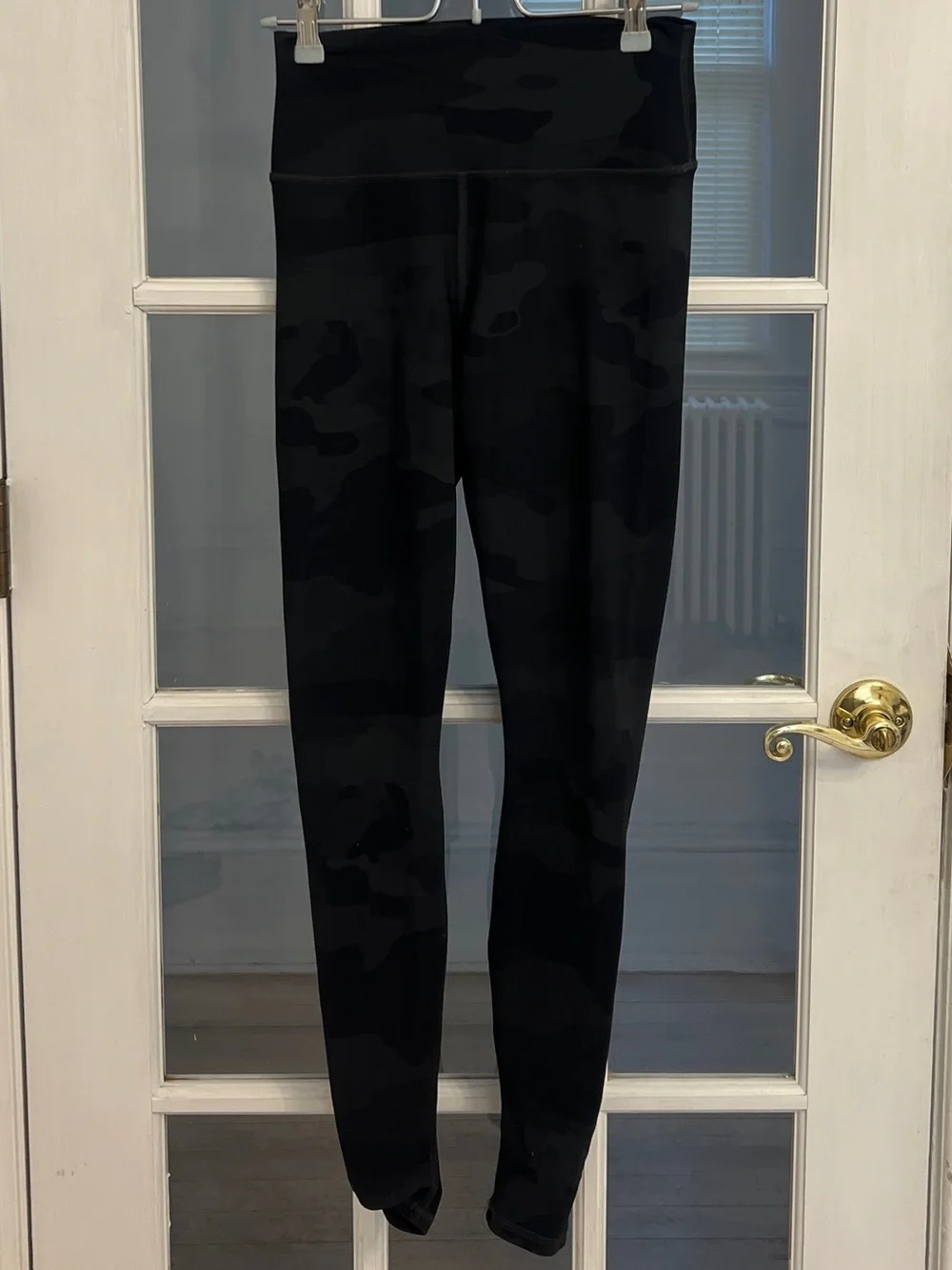 ALO YOGA Women’s Black Camo Print Full Length Active Leggings Size S